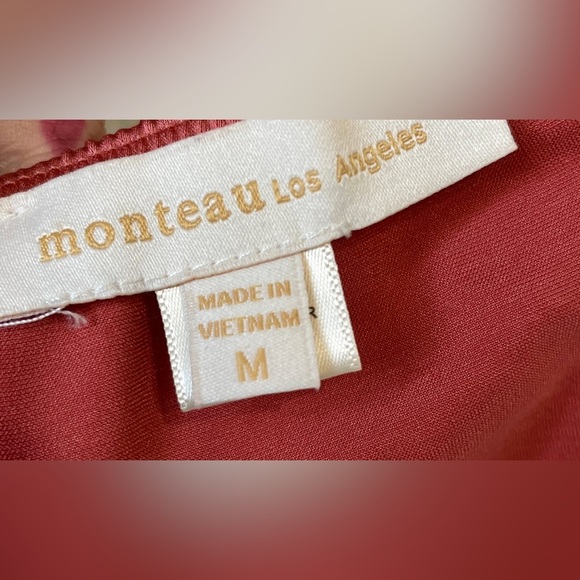 Monteau Women’s scalloped v-neck silk like cami top EUC Size M - Picture 4 of 4